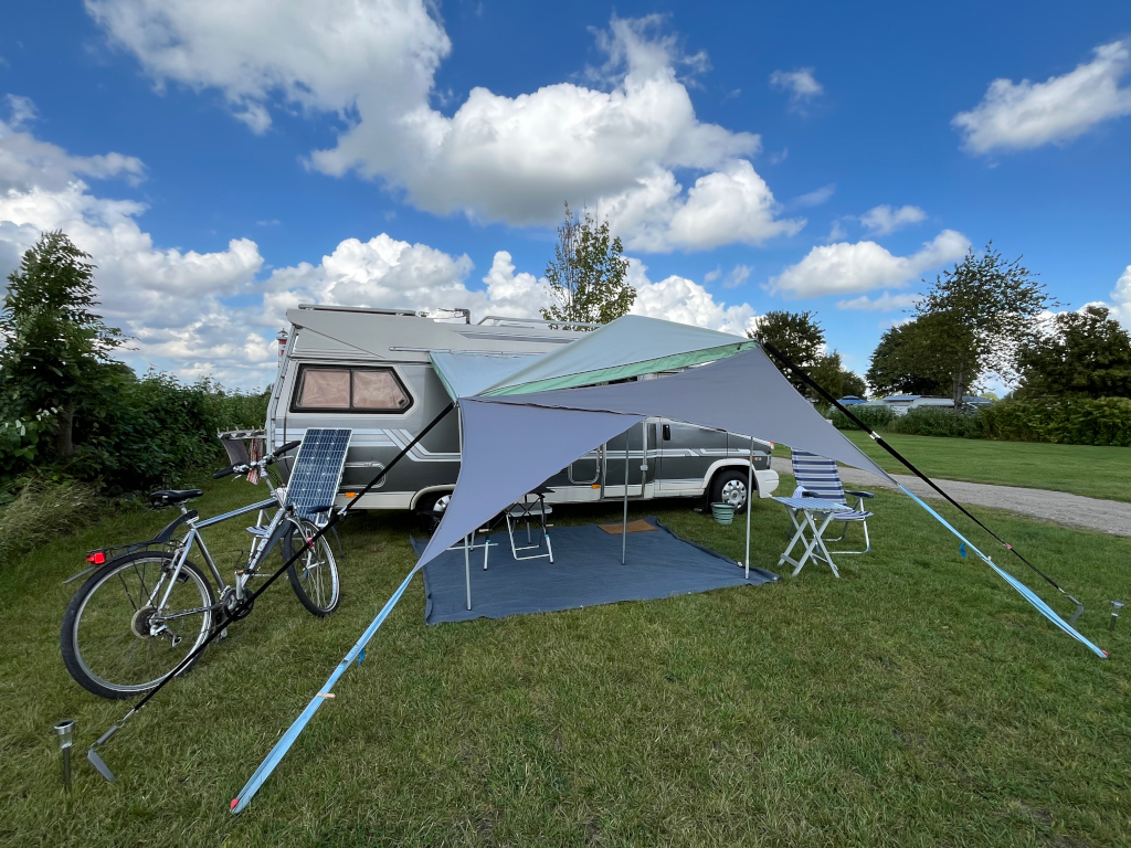 Kreativaufbau: Sonnen- und Regenschutz ohne Markise